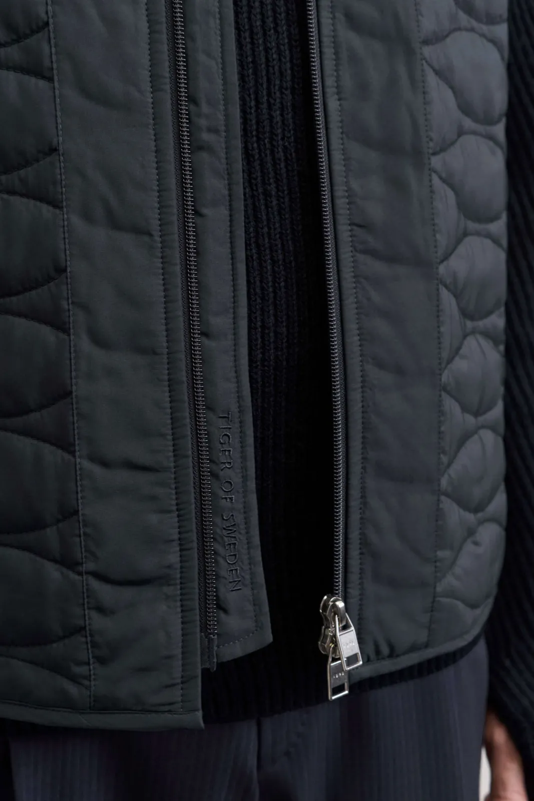 Outlet TIGER OF SWEDEN Vennier T70472 287